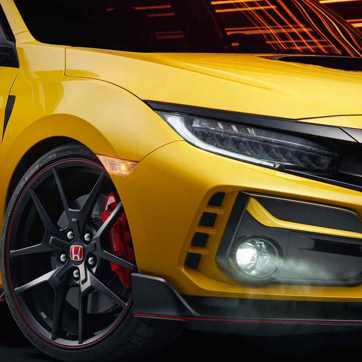 Detailný záber na svetlomety modelu Civic Type R