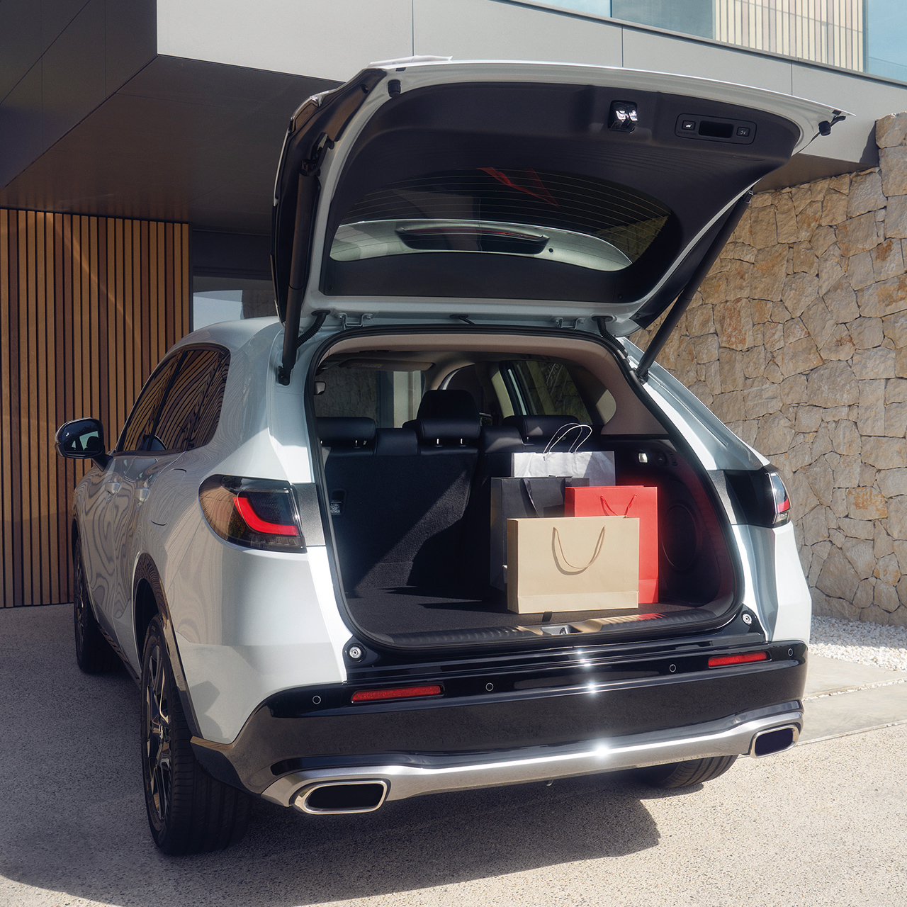 Objem batožinového priestoru modelu ZR-V Hybrid.