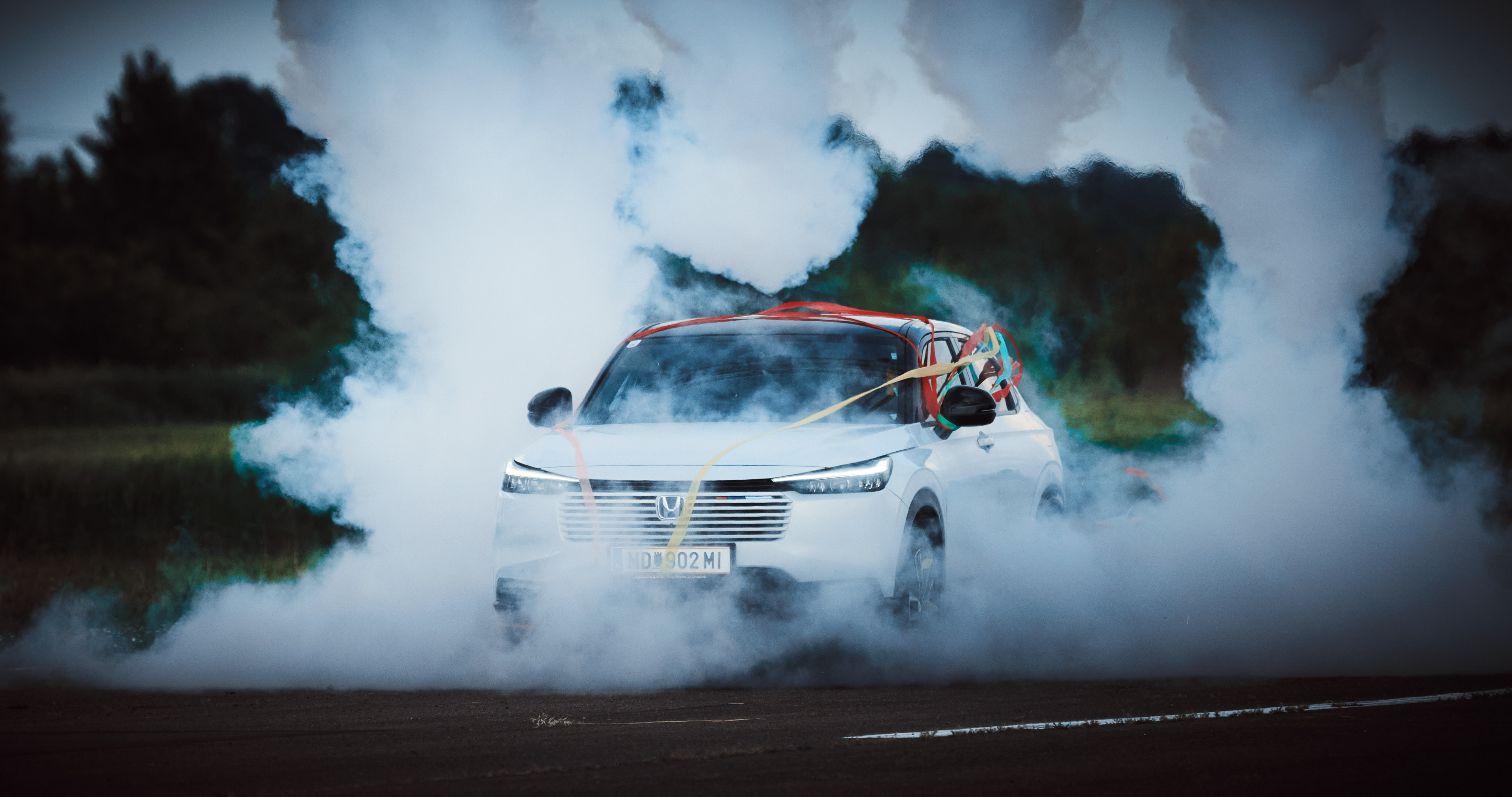 HR-V v dyme z pneumatík