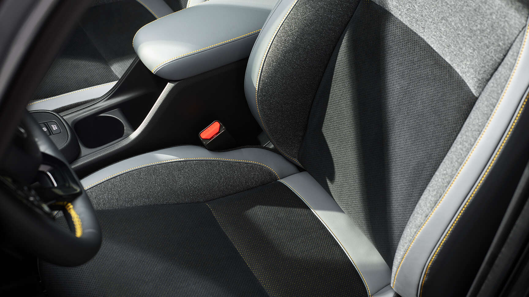 Zatmavené zadné a bočné sklá