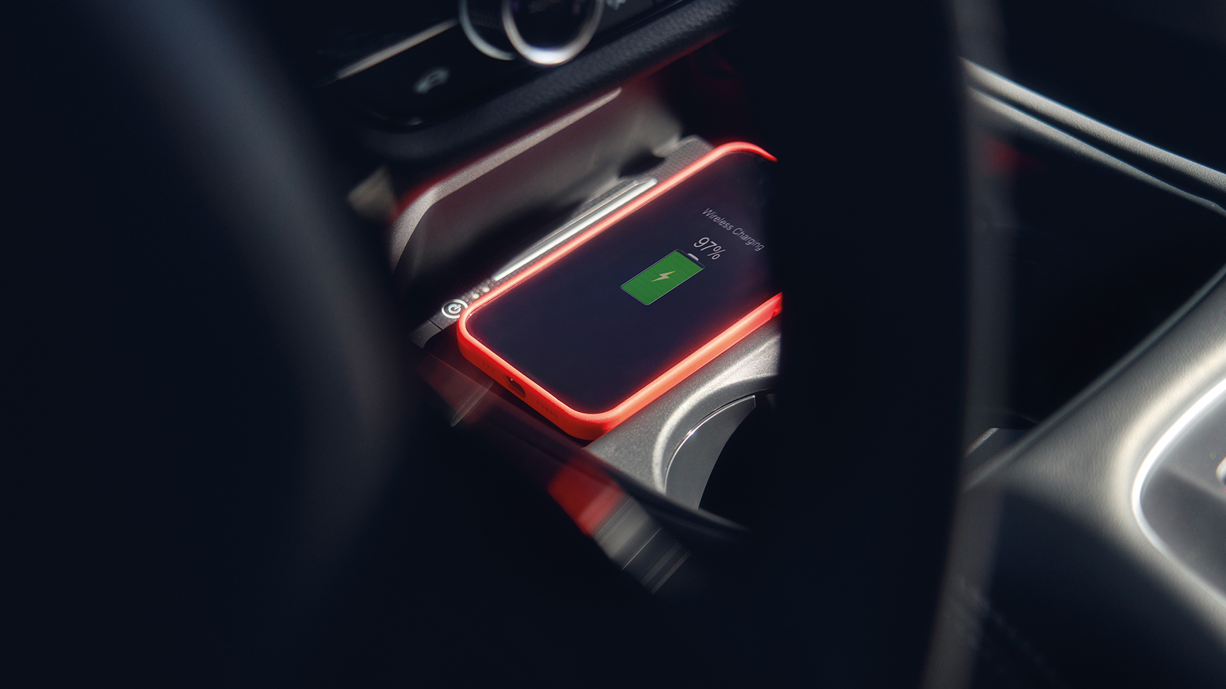 Bezdrôtové nabíjanie telefónu vo vozidle ZR-V