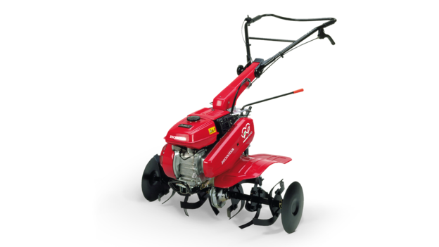3/4 pohľad zľava na kompaktný kultivátor.