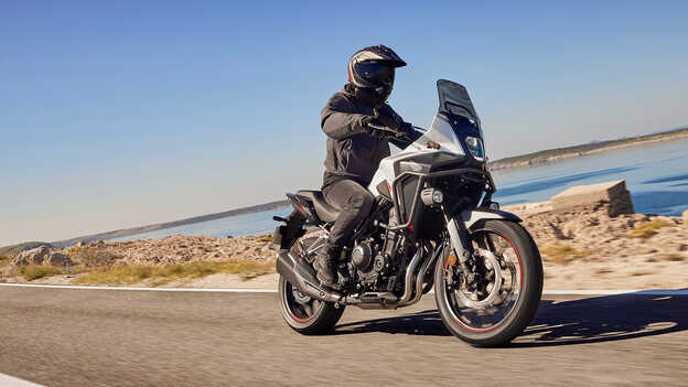 Detailný záber na pneumatiky modelu Dax 125