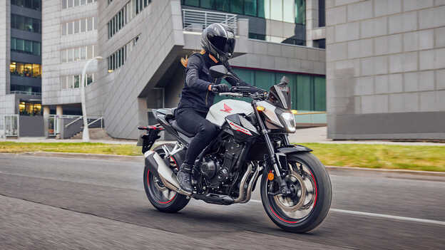 Detailný záber na motor modelu Dax 125