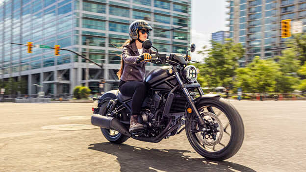 Detailný záber na brzdy modelu Dax 125