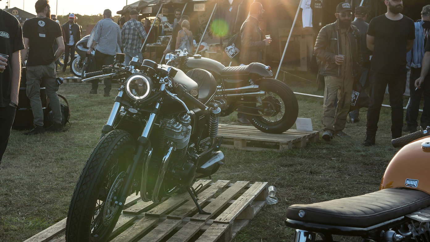 Stroj CB1100EX Hedo skonštruovaný spoločnosťou South Garage.