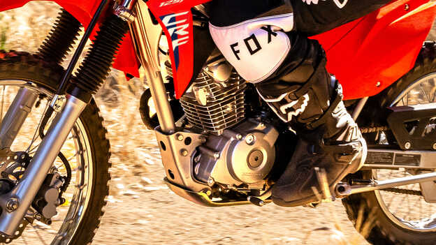 Štvortaktný motor Honda CRF125F s objemom 124,9 cm3