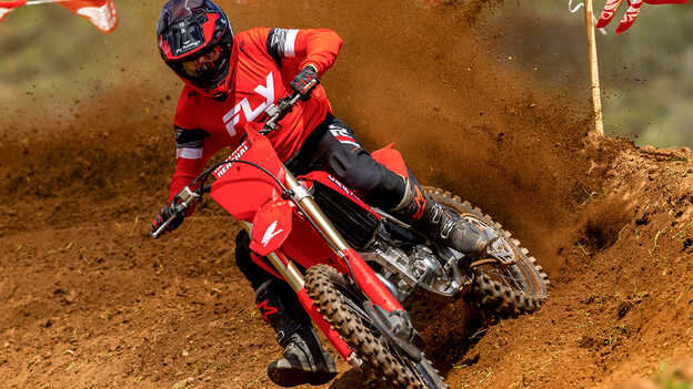 CRF450R – obrátená vidlica Showa 49 mm