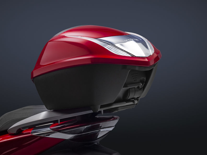 Honda SH150i, horn&yacute; kufor