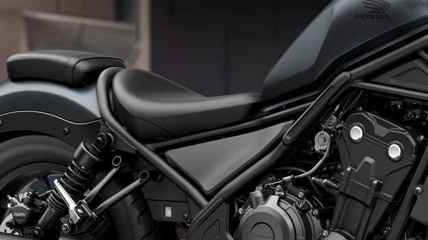 Sedadlo jazdca CMX500 Rebel.